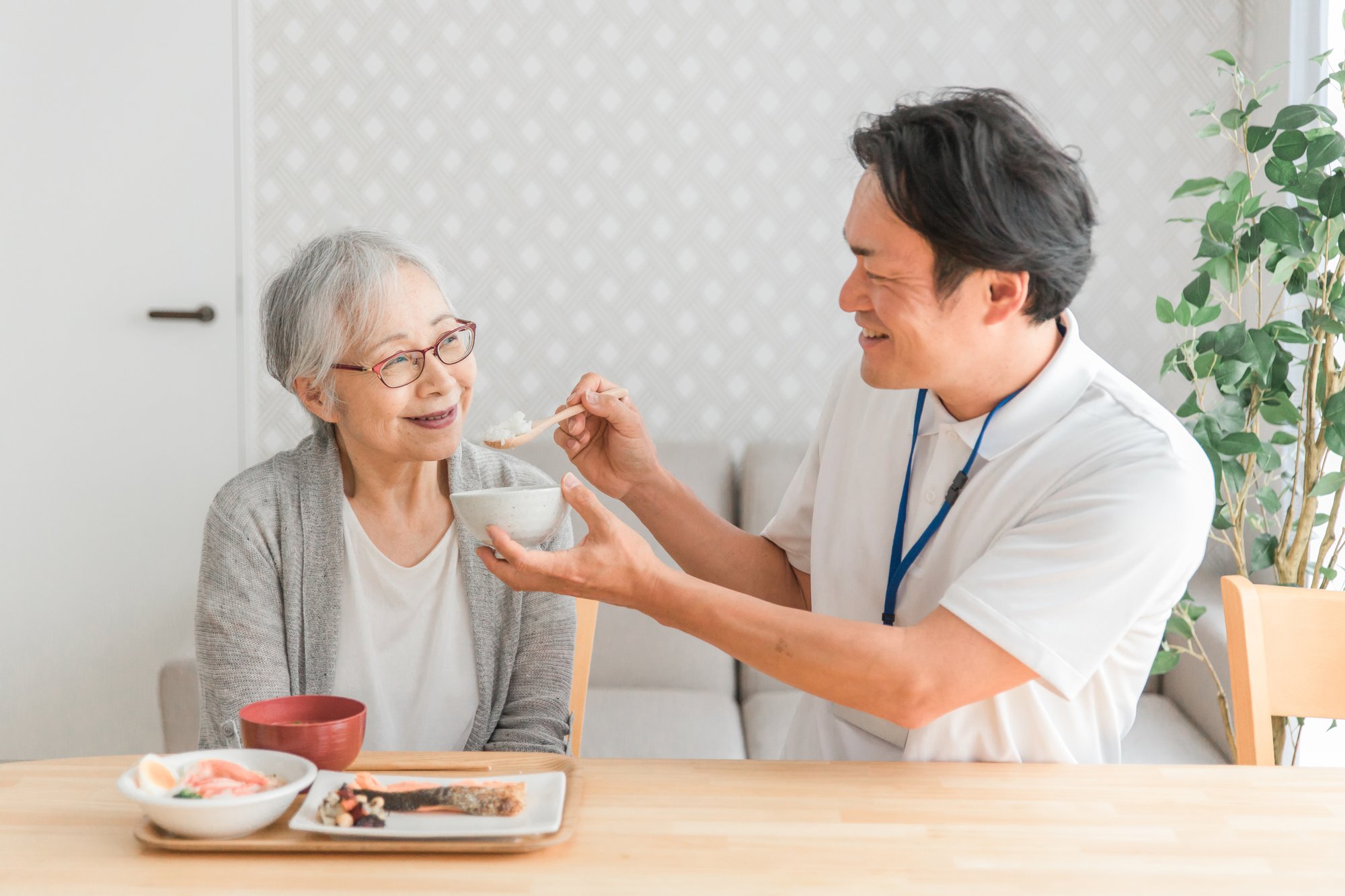 食事介助の風景